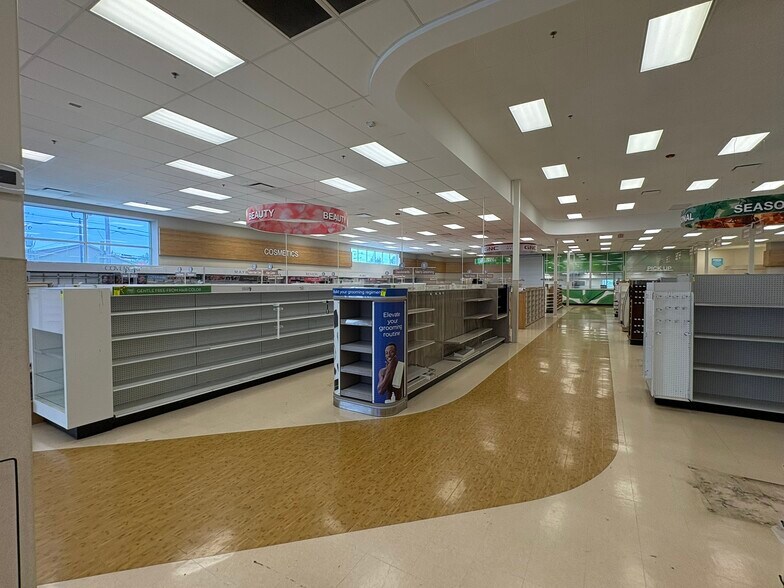 More Photos Of 1000 N Williams St, Paulding Drugstore For Sale