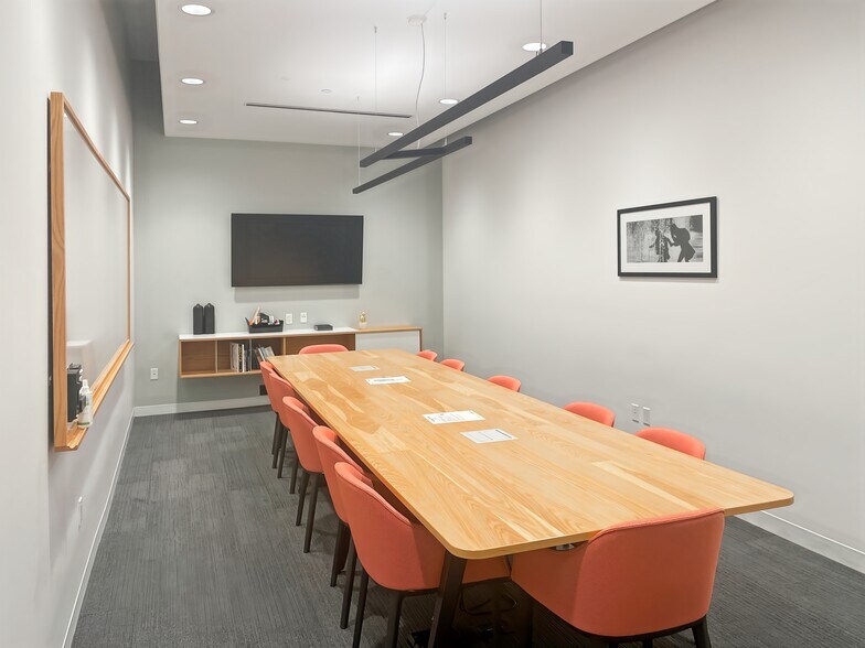 More Photos Of 1201 Fannin St, Houston Coworking Space