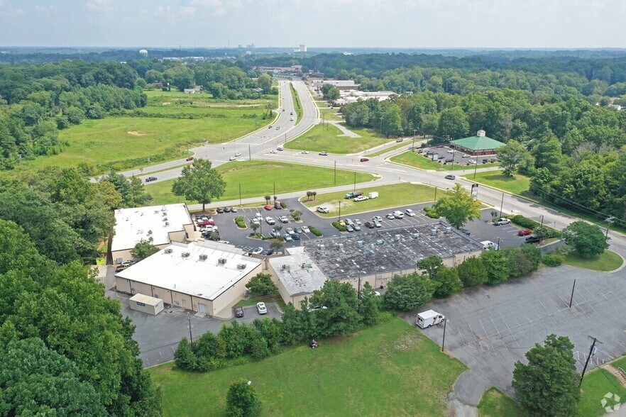 More Photos Of 5006 High Point Rd, Greensboro Freestanding For Lease