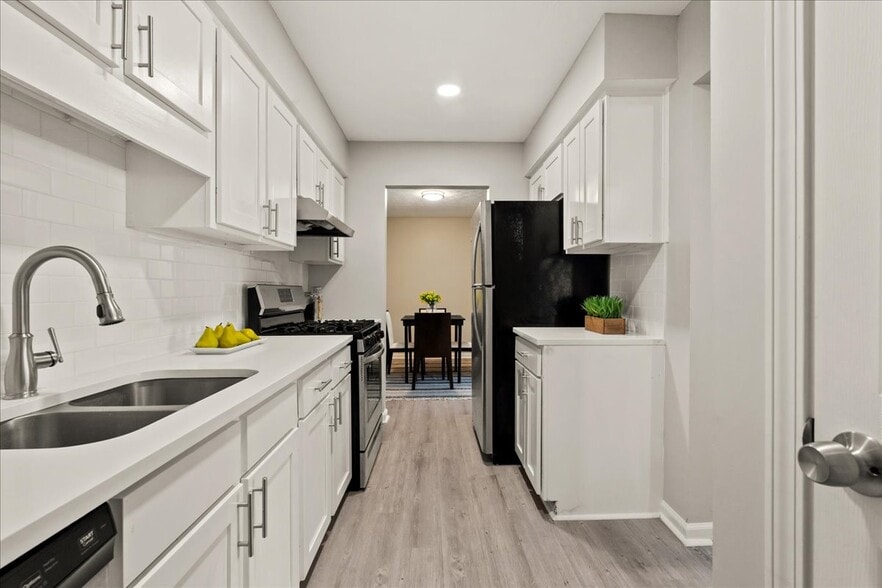 More Photos Of 1701 Hawthorne Ave, College Park Apartments For Sale