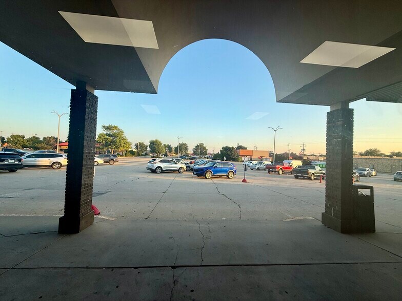 More Photos Of 1540 E College Ave, Normal Storefront For Lease