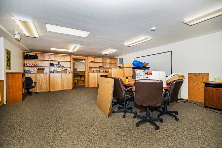 More Photos Of 137 McGhee Rd, Kootenai Storefront Retail Office For Sale
