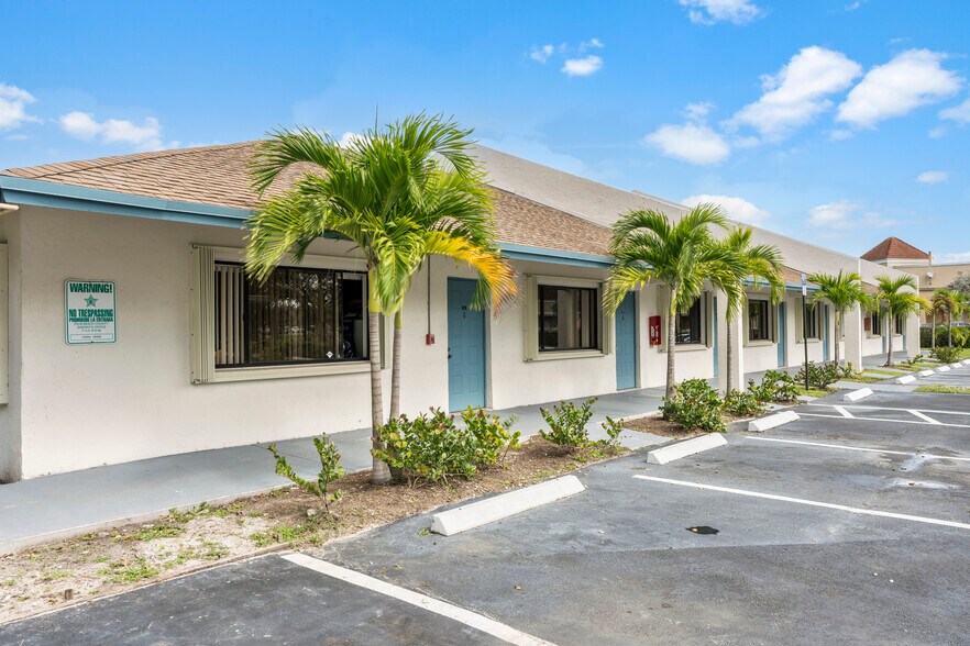 More Photos Of 4177 S Congress Ave, Lake Worth Apartments For Sale