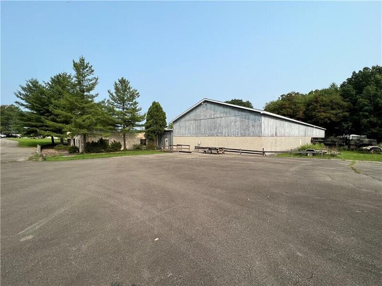 More Photos Of 657 Northgate Cir, New Castle Warehouse For Sale