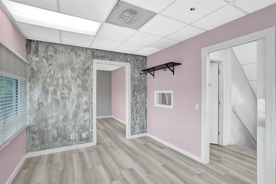More Photos Of 2400 W Copans Rd, Pompano Beach Showroom For Lease