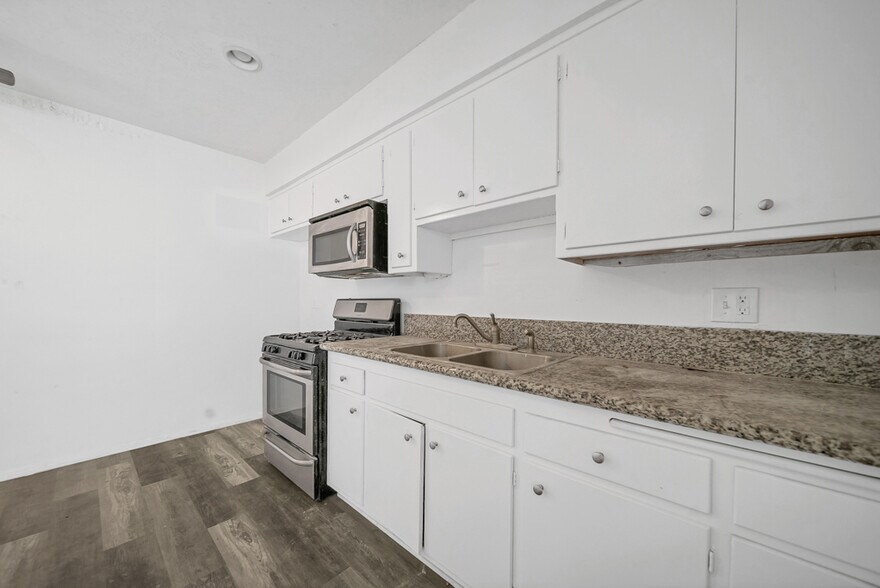 More Photos Of 2470 Purdue Ave, Los Angeles Apartments For Sale