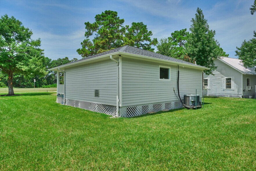 More Photos Of 33418 Lago Vista, Magnolia Office For Lease