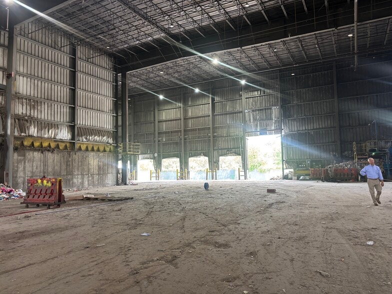 More Photos Of 7175 Kit Kat Rd, Elkridge Warehouse For Lease