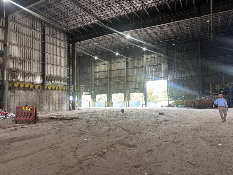 More Photos Of 7175 Kit Kat Rd, Elkridge Warehouse For Lease