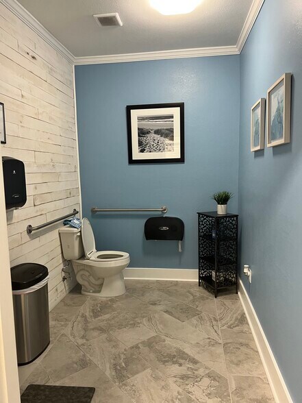 More Photos Of 1818 Michigan Ave, Panama City Medical For Sale