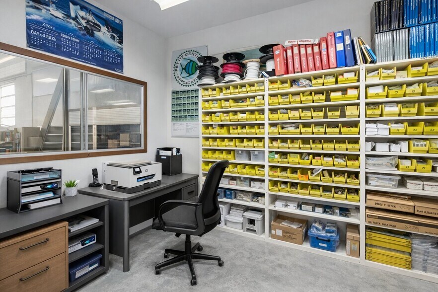 More Photos Of Suffolk County, Bay Shore Marina For Sale