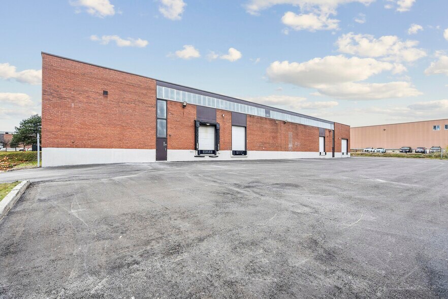 More Photos Of 6010-6020 Ambler Dr, Mississauga Warehouse For Sale