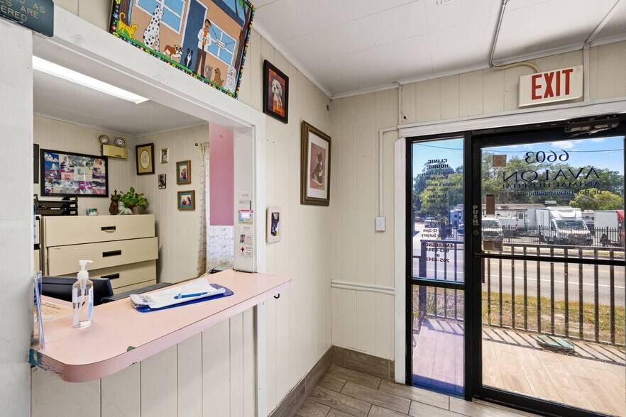 More Photos Of 6603 N Florida Ave, Tampa Veterinarian Kennel For Lease