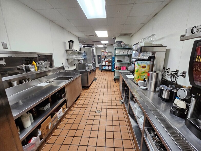 More Photos Of 8442 Parkwood Blvd, Plano Restaurant For Lease