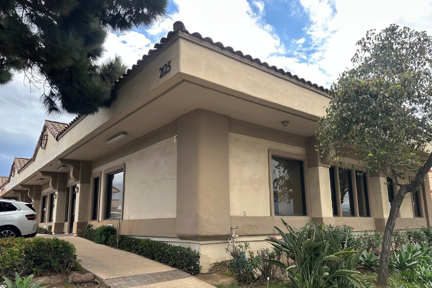 Primary Photo Of 2125 S Broadway, Santa Maria Storefront For Lease