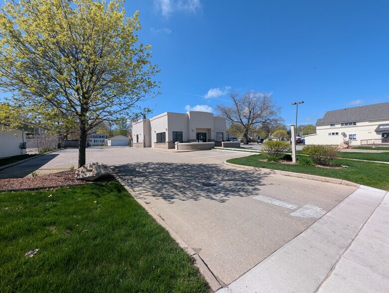 More Photos Of 816 E Front St, Traverse City Fast Food For Lease