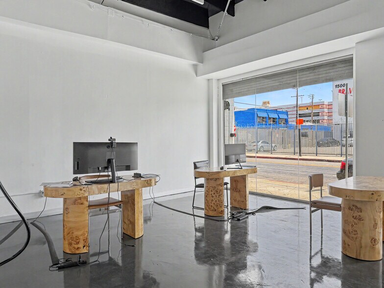 More Photos Of 1507-1509 Maple Ave, Los Angeles Warehouse For Lease