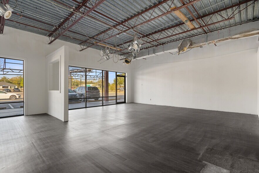 More Photos Of 13705-13741 N Dale Mabry Hwy, Tampa Unknown For Lease