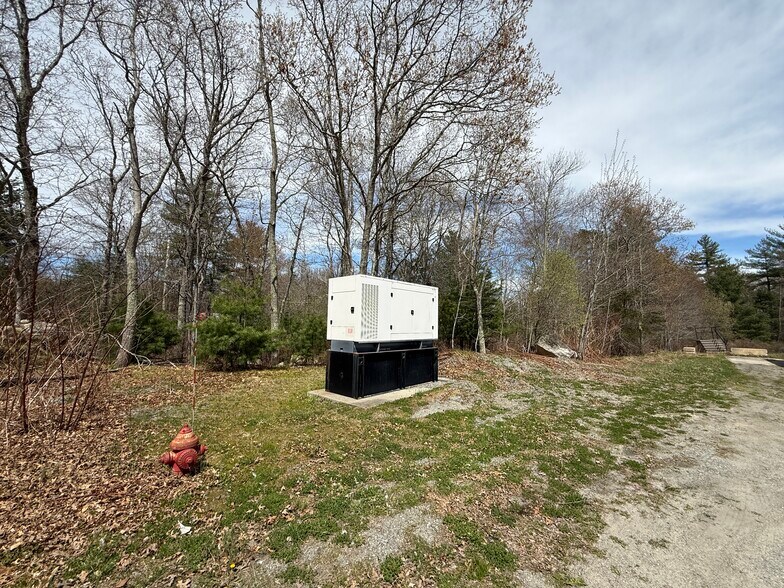 More Photos Of 111 Braley Rd, East Freetown Warehouse For Lease
