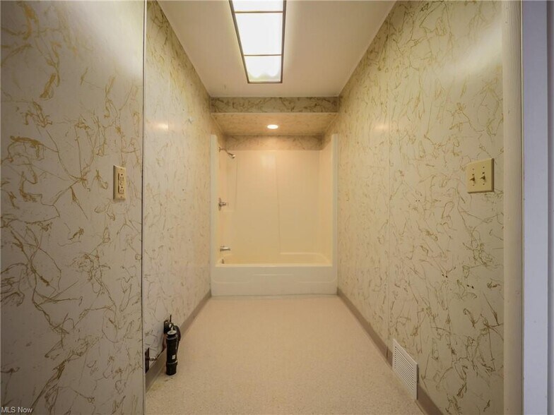 More Photos Of 31255 Lorain Rd, Cleveland Office Residential For Sale