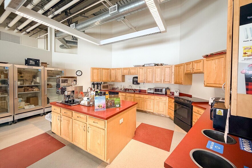 More Photos Of 193 Home Farm Way, Waitsfield Office For Sale