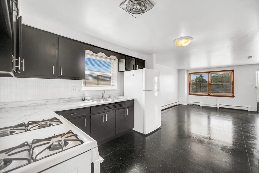 More Photos Of 1859 E 87th St, Chicago Storefront Retail Office For Sale