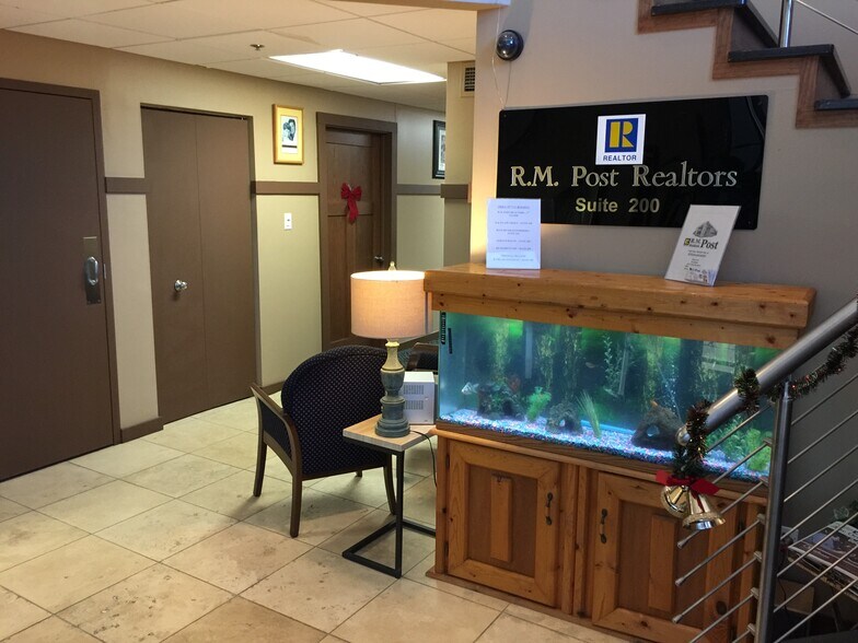 More Photos Of 15426 70th Ct, Orland Park Light Distribution For Lease