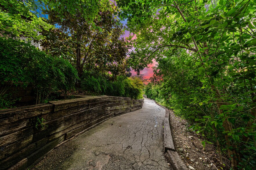 More Photos Of The Enclave, Waco Land For Sale