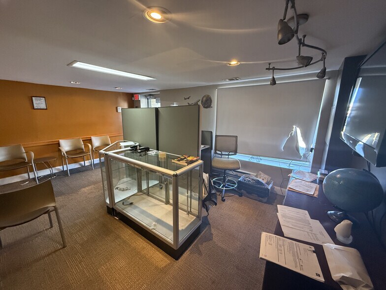 More Photos Of 5309 Kenilworth Ave, Riverdale Office For Sale
