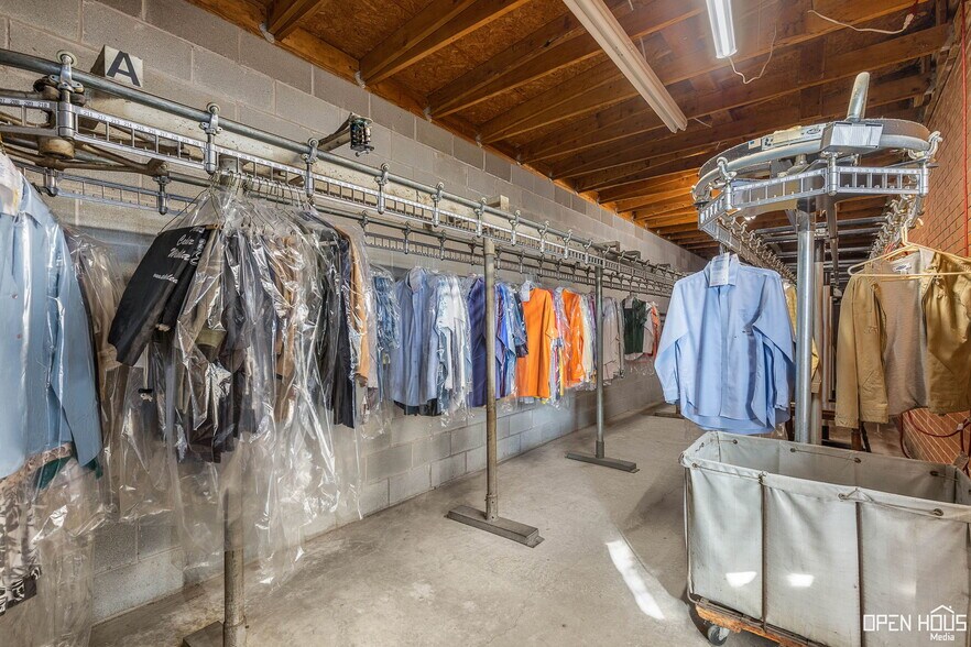 More Photos Of 1915 Kemp Blvd, Wichita Falls Office For Sale