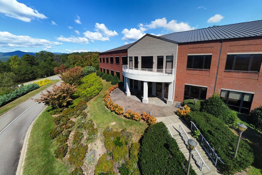 More Photos Of 14 One Center Ct, Franklin Medical For Sale