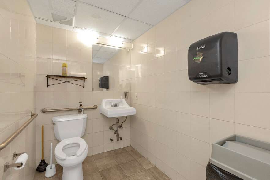 More Photos Of 13347 Sanford Ave, Flushing Apartments For Sale