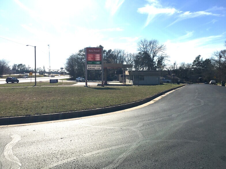 More Photos Of 2430 E Southeast Loop 323, Tyler Service Station For Sale