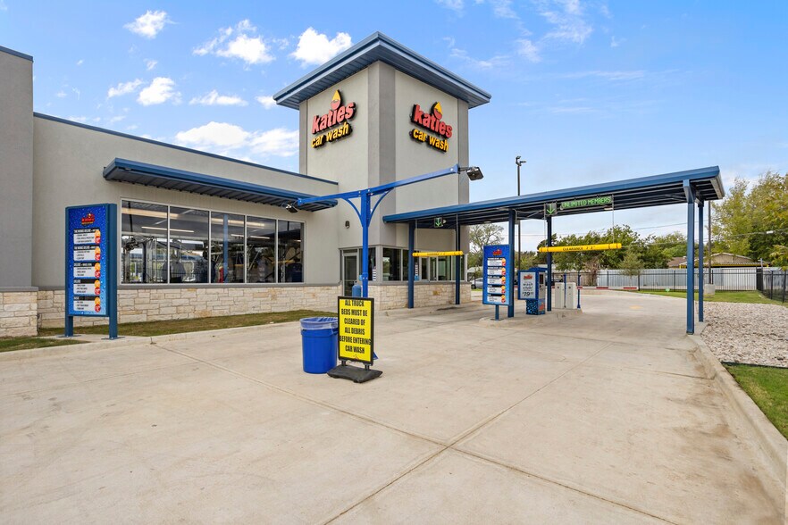More Photos Of 4444 South Fwy, Fort Worth Carwash For Sale