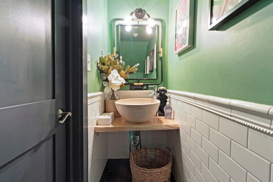 More Photos Of 700 S 5th St, Philadelphia Apartments For Sale