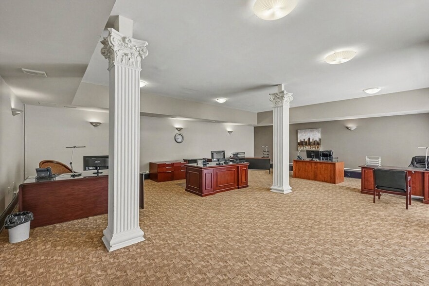 More Photos Of 110 Clarence St, Ottawa Office For Lease