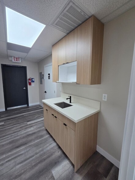 More Photos Of 465 E Palmdale Blvd, Palmdale Loft Creative Space For Lease