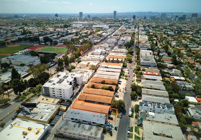 More Photos Of 648 N Hayworth Ave, Los Angeles Apartments For Sale