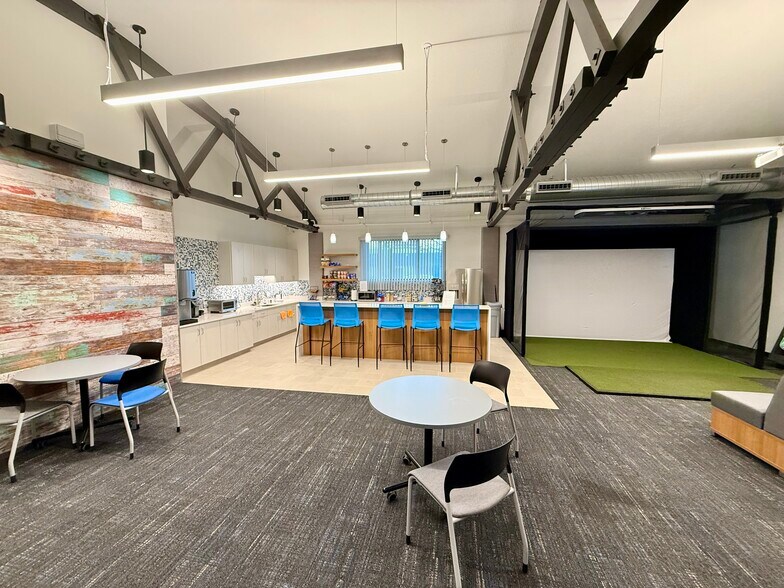 More Photos Of 155 3900 S, South Salt Lake Showroom For Lease