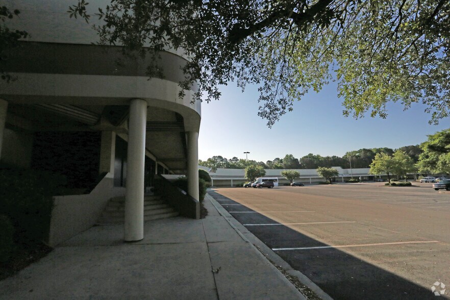 More Photos Of 4020 Capital Blvd, Raleigh Unknown For Lease