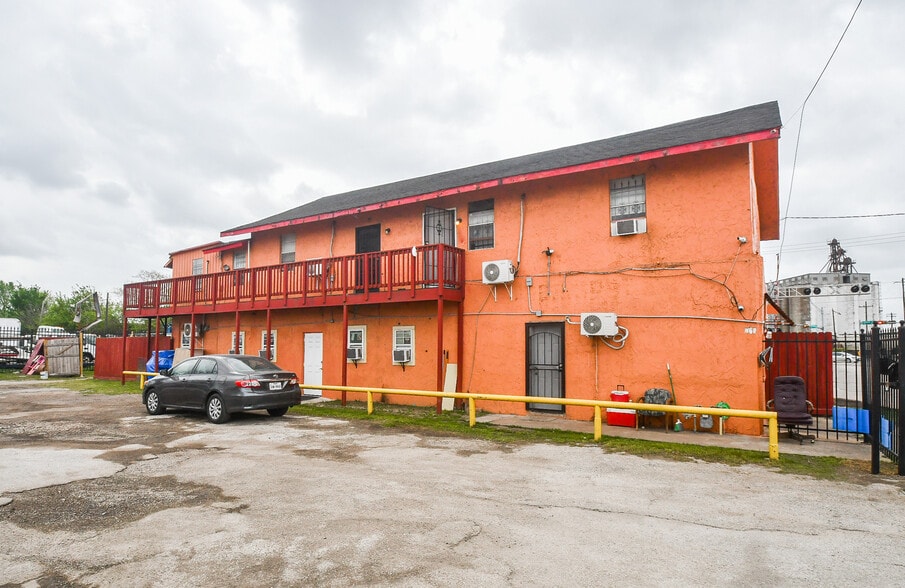 More Photos Of 2417 McCarty St, Houston Apartments For Sale