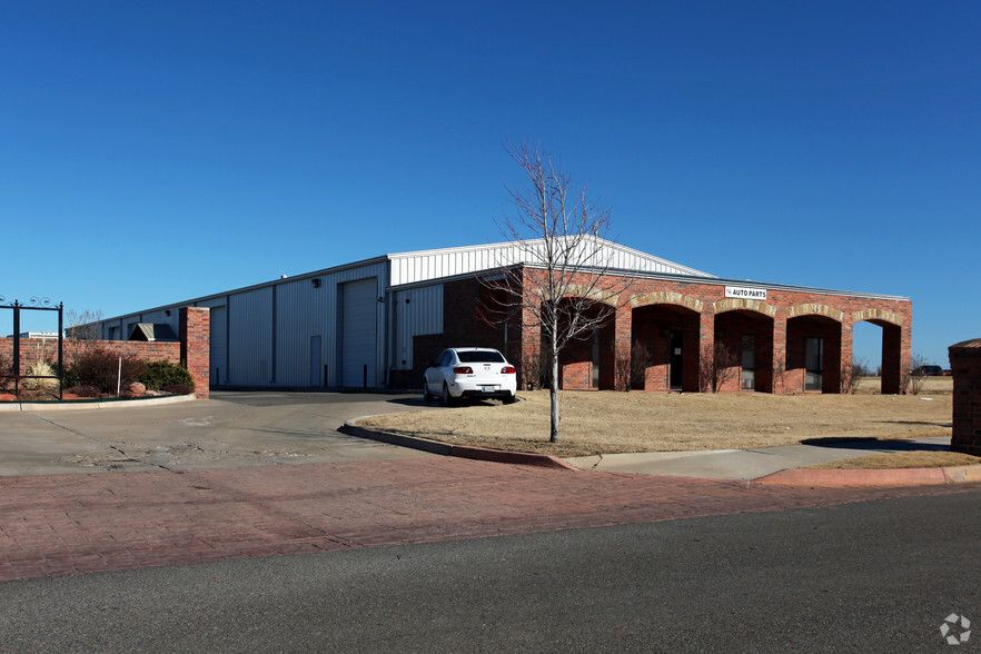 Primary Photo Of 625 Enterprise Dr, Edmond Showroom For Lease