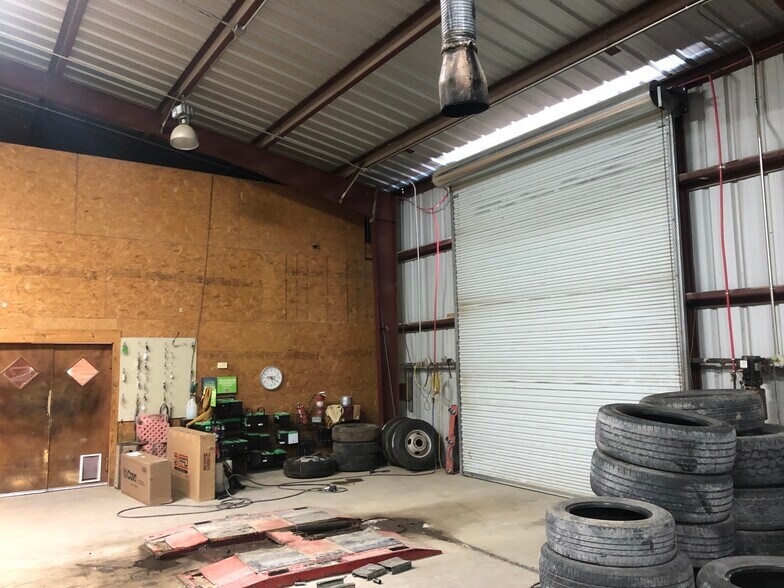 More Photos Of 3005 E Highway 190, Lampasas Auto Repair For Sale