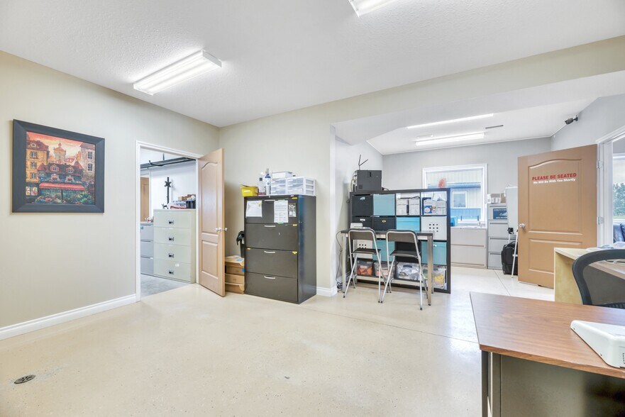More Photos Of 130 Canal Gdns, Strathmore Warehouse For Sale