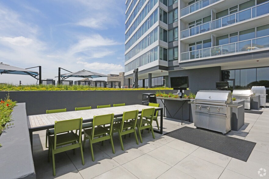 More Photos Of 720 S Wells St, Chicago Multifamily For Sale