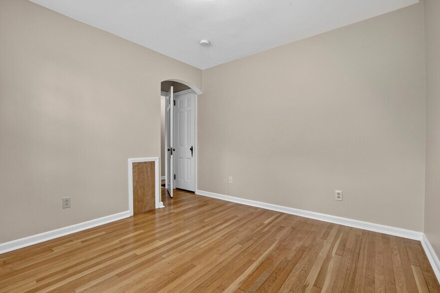 More Photos Of 802 Kenwick Rd, Columbus Apartments For Sale