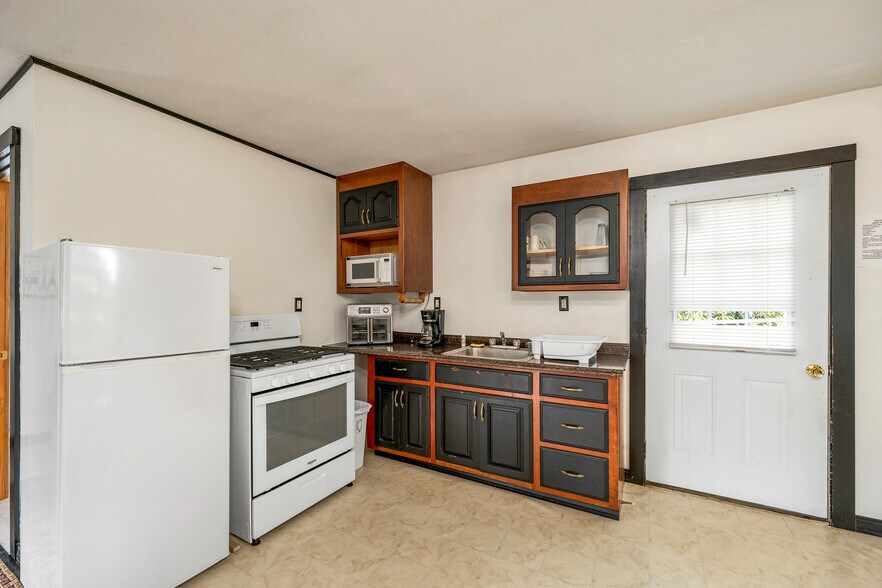 More Photos Of 820 Colebrook Rd, Errol Hotel For Sale