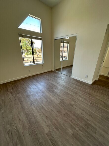 More Photos Of 311-313 E Pine St, Santa Ana Apartments For Sale
