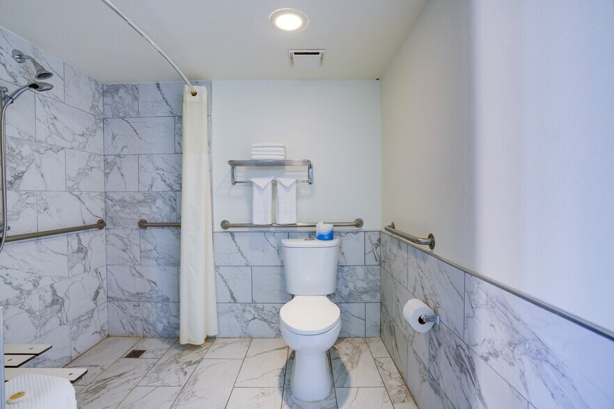 More Photos Of 110 Ville Dr, Boulder City Hotel For Sale