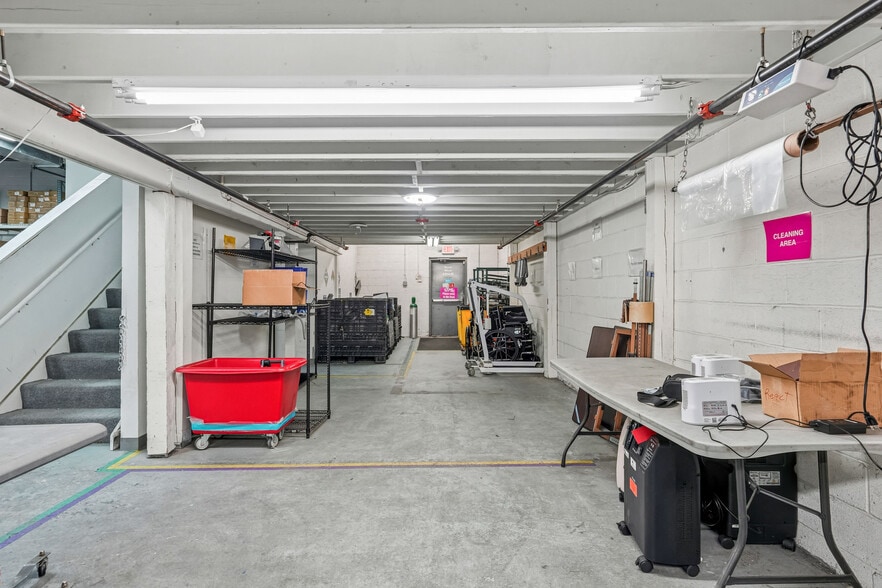 More Photos Of 950 Colwell Ln, Conshohocken Warehouse For Lease